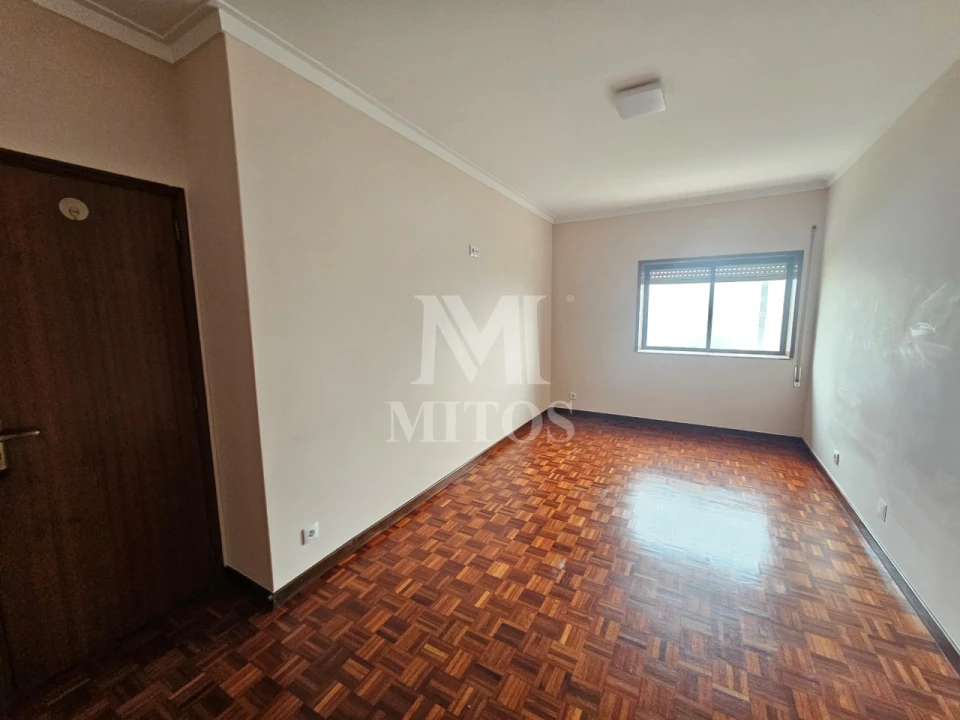 Apartamento T3 para Arrendamento em Santa Maria Maior e Monserrate e Meadela Foto 10