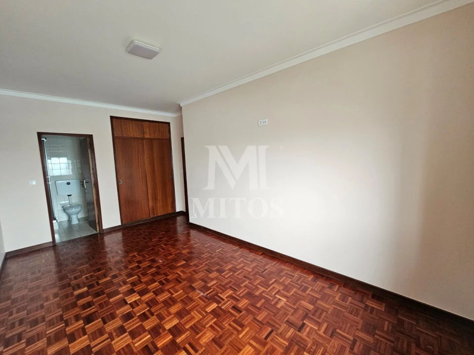 Apartamento T3 para Arrendamento em Santa Maria Maior e Monserrate e Meadela Foto 12