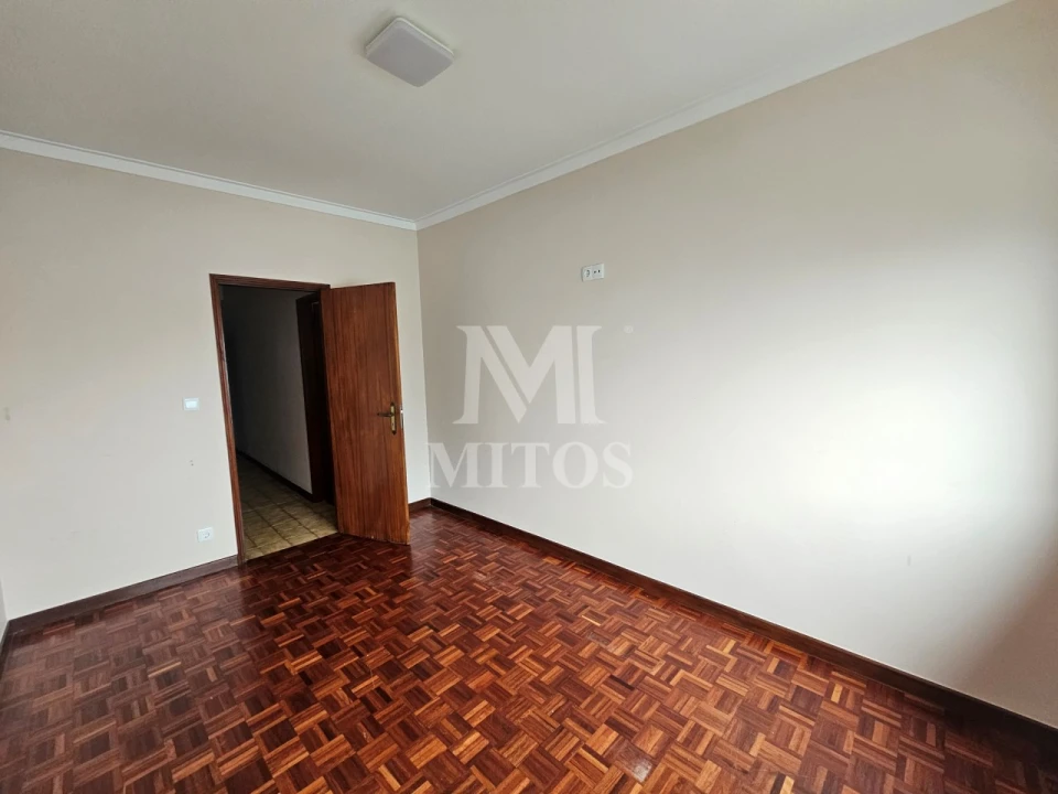 Apartamento T3 para Arrendamento em Santa Maria Maior e Monserrate e Meadela Foto 13