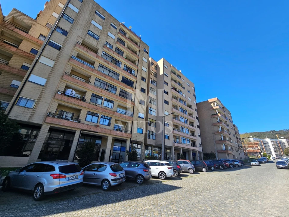 Apartamento T3 para Arrendamento em Santa Maria Maior e Monserrate e Meadela Foto 1