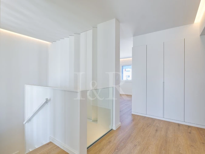 Apartamento T4 para Venda em Colares Foto 25