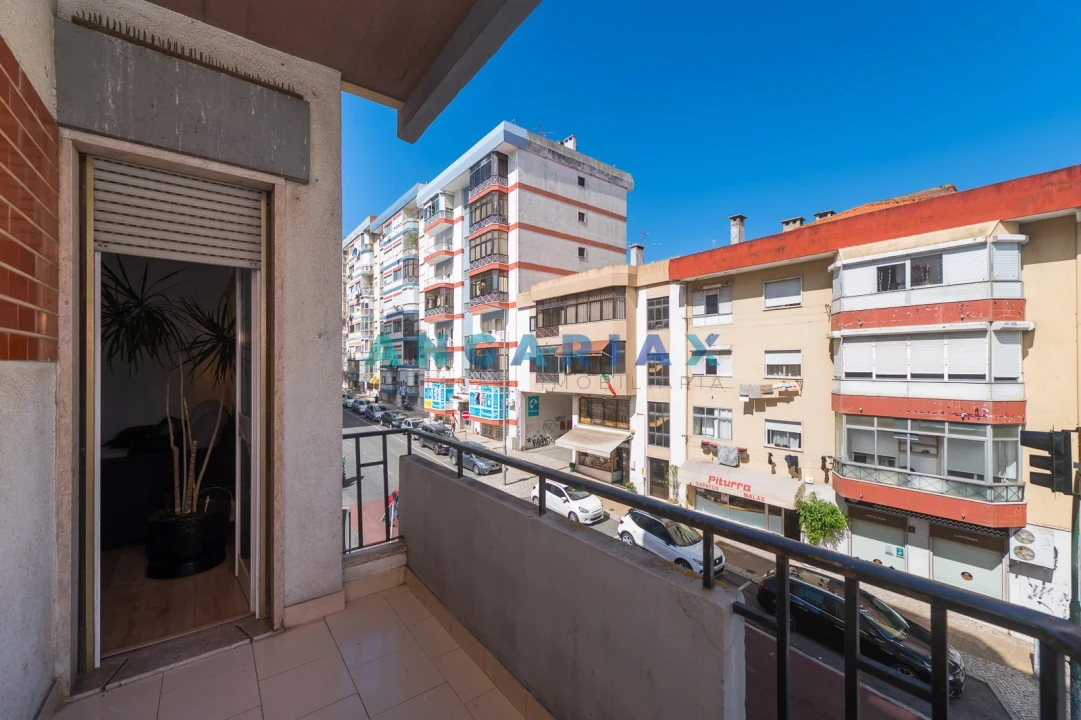 Apartamento T2 para Venda em Massamá e Monte Abraão Foto 31