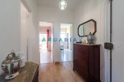 Apartamento T2 para Venda em Massamá e Monte Abraão
