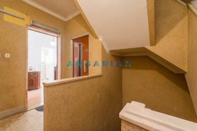 Apartamento T2 para Venda em Massamá e Monte Abraão
