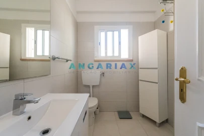 Apartamento T2 para Venda em Massamá e Monte Abraão