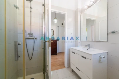 Apartamento T2 para Venda em Massamá e Monte Abraão