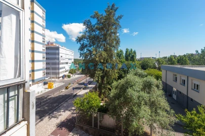 Apartamento T2 para Venda em Massamá e Monte Abraão