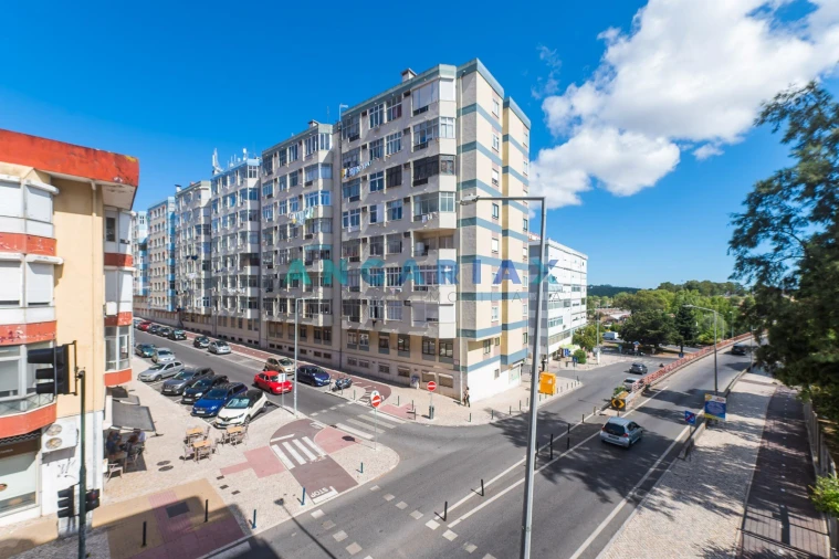 Apartamento T2 para Venda em Massamá e Monte Abraão Foto 40