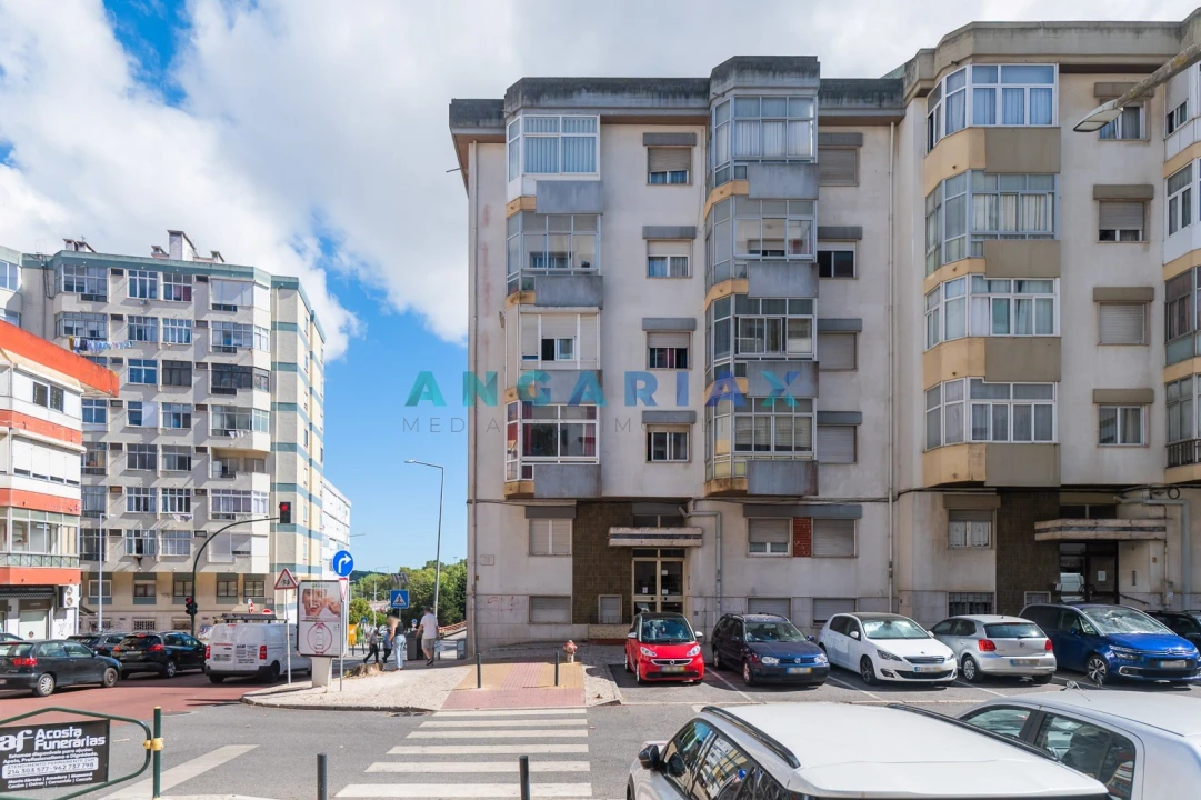 Apartamento T2 para Venda em Massamá e Monte Abraão Foto 38