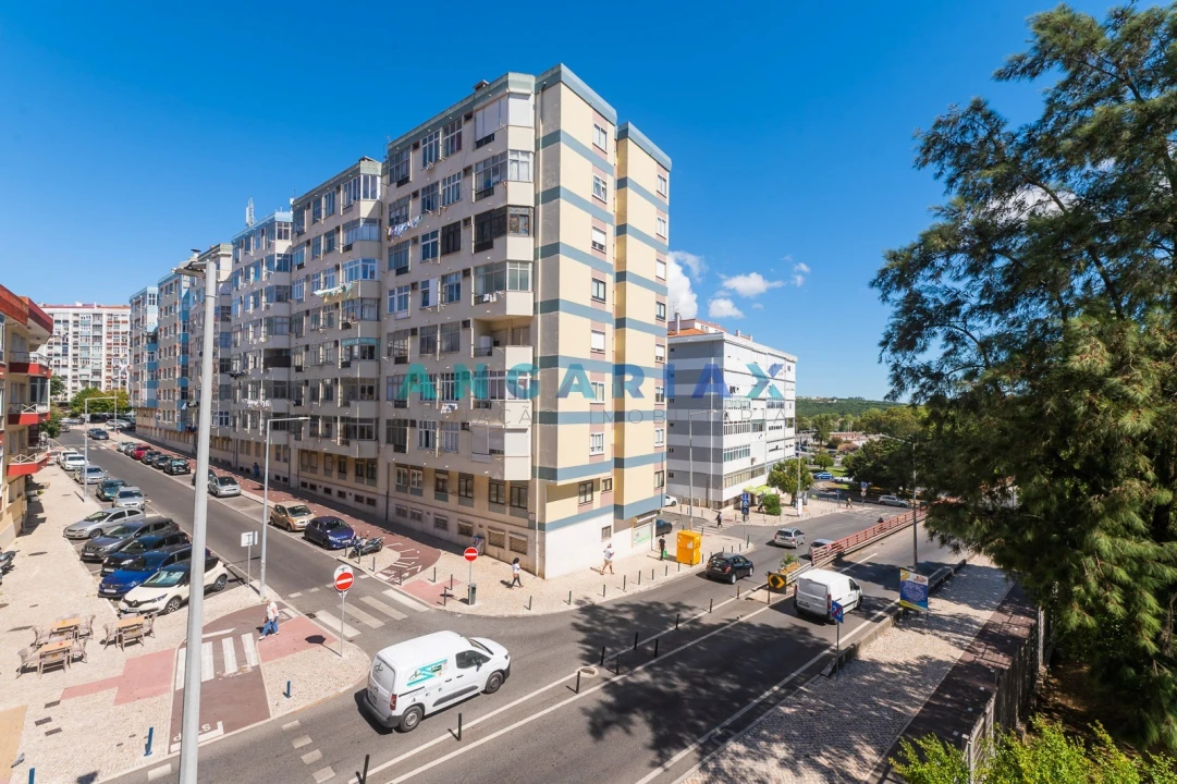 Apartamento T2 para Venda em Massamá e Monte Abraão Foto 36