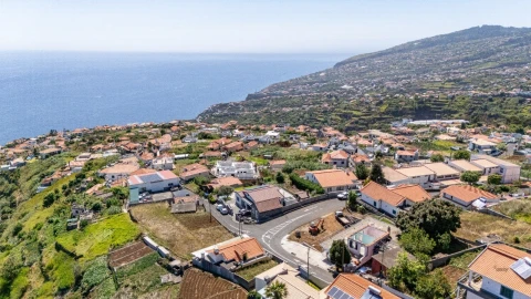 Moradia T2 para Venda em Arco da Calheta