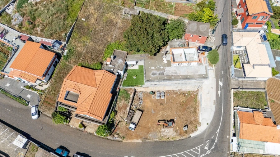 Moradia T2 para Venda em Arco da Calheta Planta 1