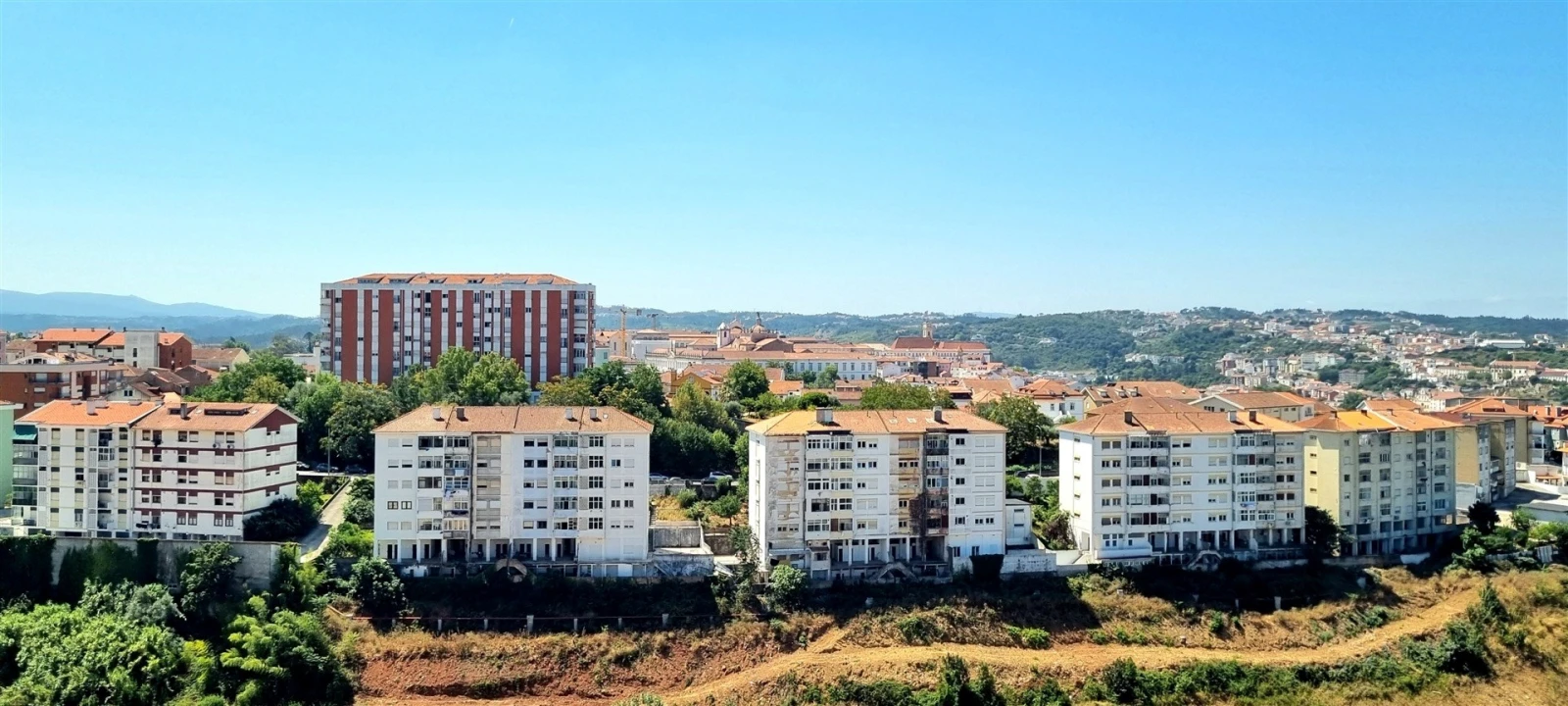 Apartamento T6 para Venda em Santo Antonio dos Olivais Foto 56