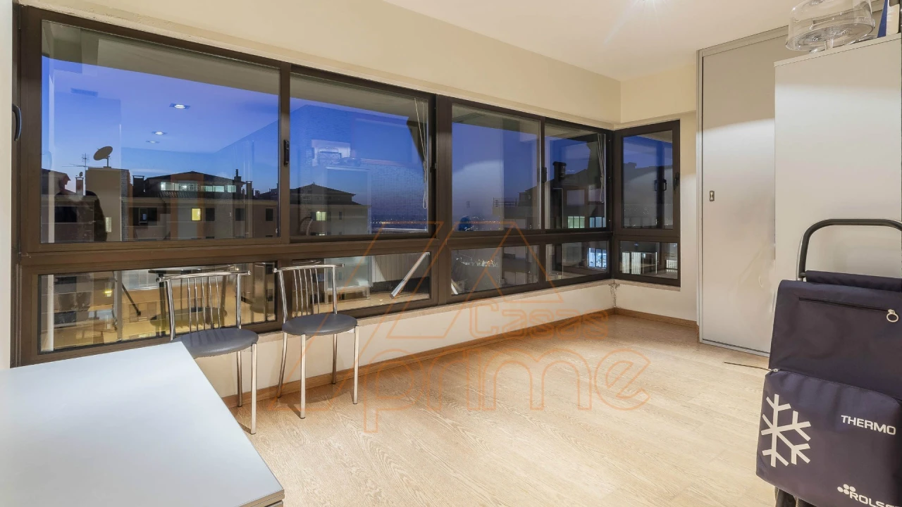 Apartamento T6 para Venda em Santo Antonio dos Olivais Foto 11