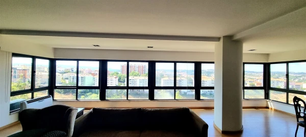 Apartamento T6 para Venda em Santo Antonio dos Olivais