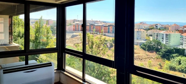 Apartamento T6 para Venda em Santo Antonio dos Olivais