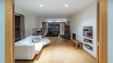 Apartamento T6 para Venda em Santo Antonio dos Olivais