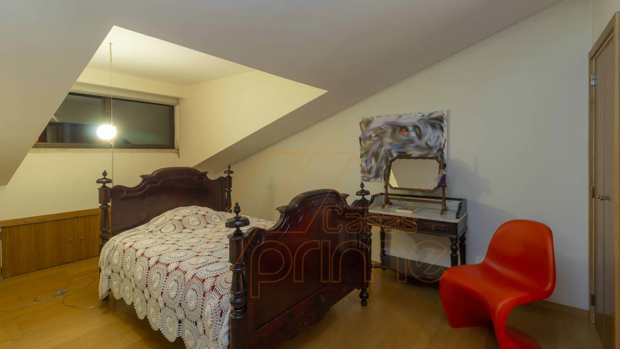 Apartamento T6 para Venda em Santo Antonio dos Olivais Foto 36