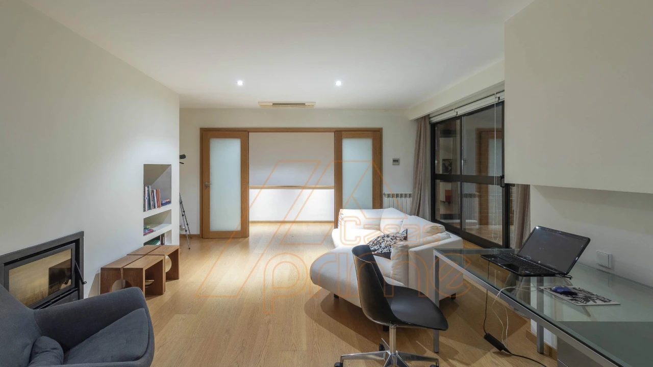 Apartamento T6 para Venda em Santo Antonio dos Olivais Foto 30