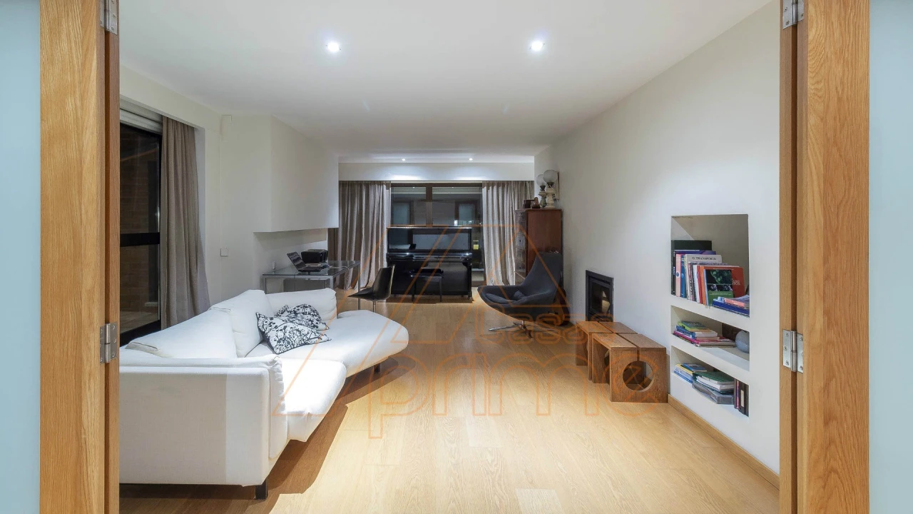 Apartamento T6 para Venda em Santo Antonio dos Olivais Foto 25