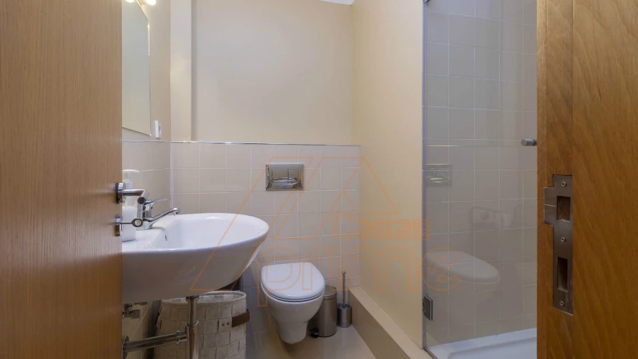 Apartamento T6 para Venda em Santo Antonio dos Olivais Foto 23