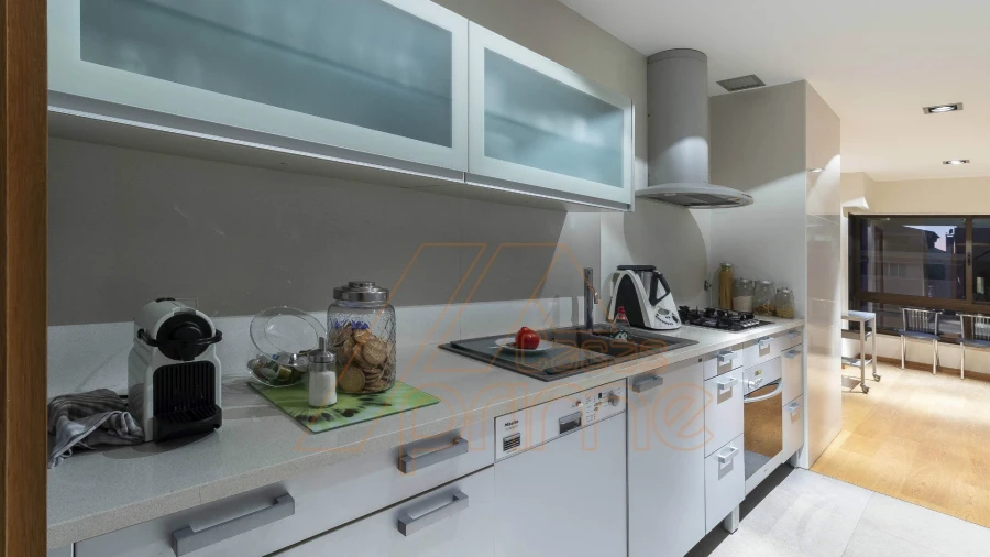 Apartamento T6 para Venda em Santo Antonio dos Olivais Foto 8