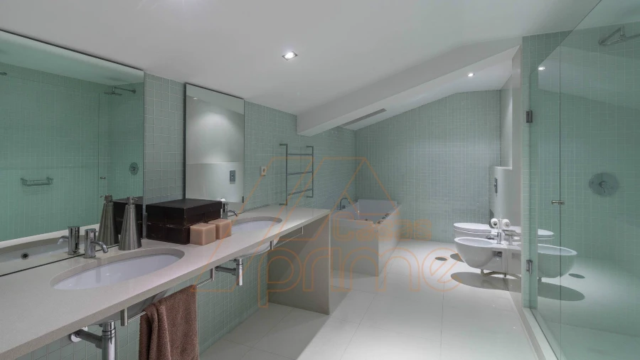 Apartamento T6 para Venda em Santo Antonio dos Olivais Foto 32