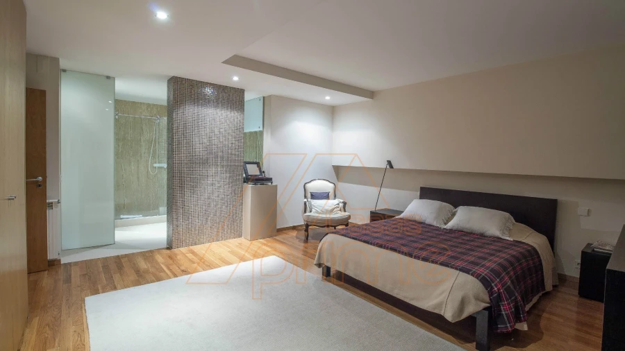 Apartamento T6 para Venda em Santo Antonio dos Olivais Foto 15