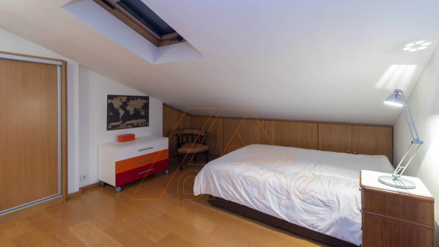 Apartamento T6 para Venda em Santo Antonio dos Olivais Foto 34