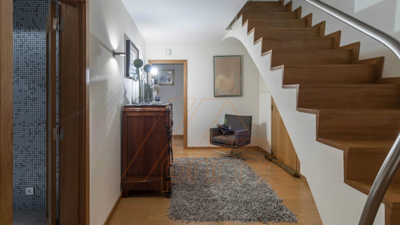 Apartamento T6 para Venda em Santo Antonio dos Olivais Foto 24