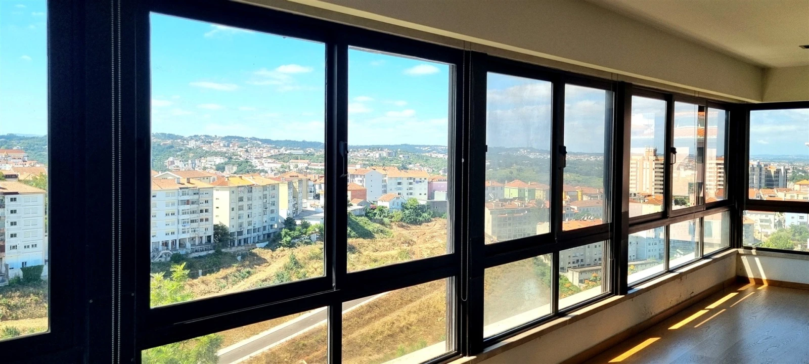 Apartamento T6 para Venda em Santo Antonio dos Olivais Foto 47