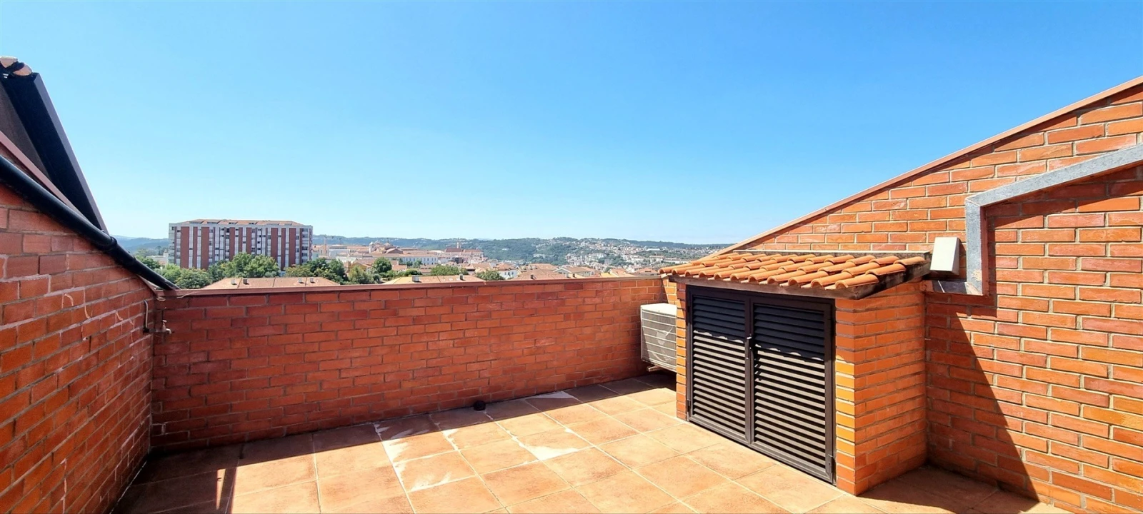 Apartamento T6 para Venda em Santo Antonio dos Olivais Foto 54