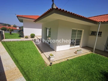 Moradia T3 para Arrendamento em Tamel (Santa Leocádia) e Vilar do Monte
