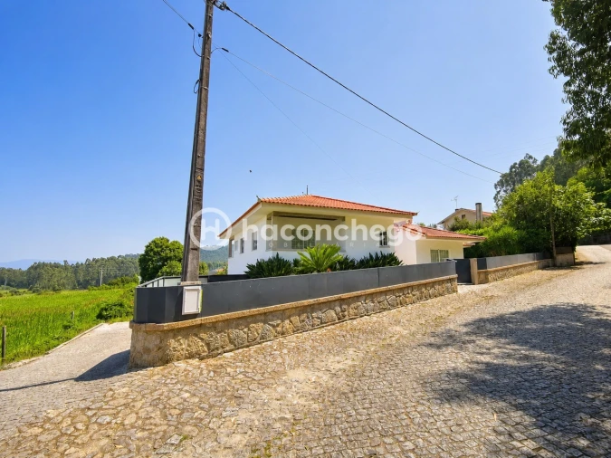 Moradia T3 para Arrendamento em Tamel (Santa Leocádia) e Vilar do Monte Foto 2