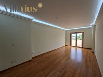 Apartamento T2 para Arrendamento em São João Baptista e Santa Maria dos Olivais