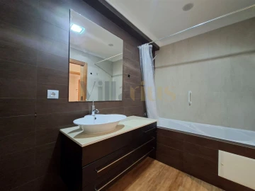 Apartamento T2 para Arrendamento em São João Baptista e Santa Maria dos Olivais