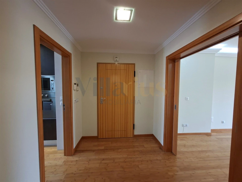 Apartamento T2 para Arrendamento em São João Baptista e Santa Maria dos Olivais Foto 7