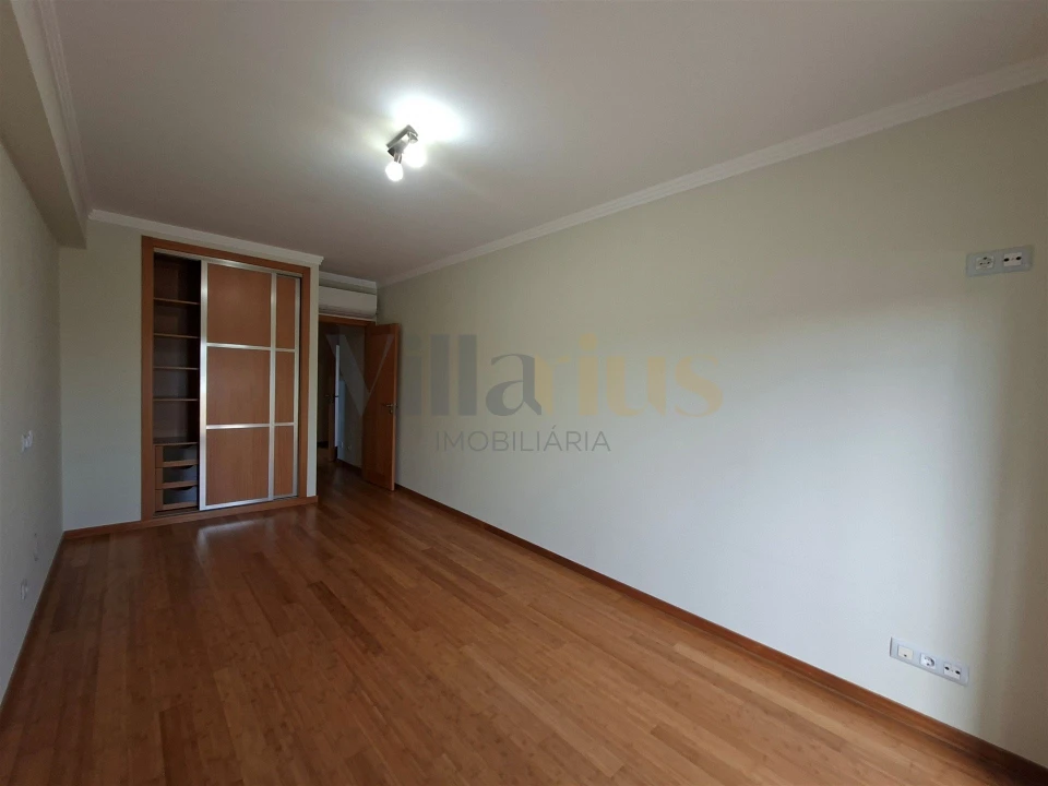 Apartamento T2 para Arrendamento em São João Baptista e Santa Maria dos Olivais Foto 24
