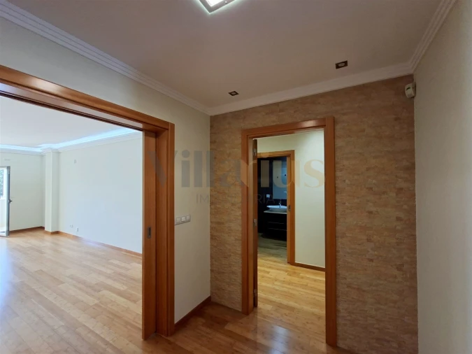 Apartamento T2 para Arrendamento em São João Baptista e Santa Maria dos Olivais Foto 13