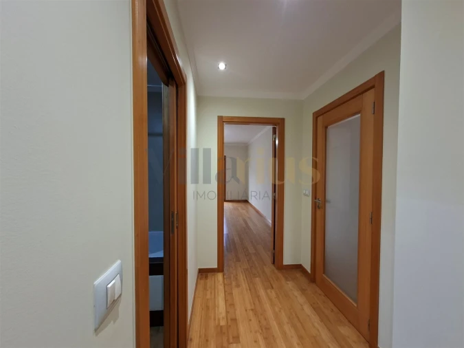 Apartamento T2 para Arrendamento em São João Baptista e Santa Maria dos Olivais Foto 21
