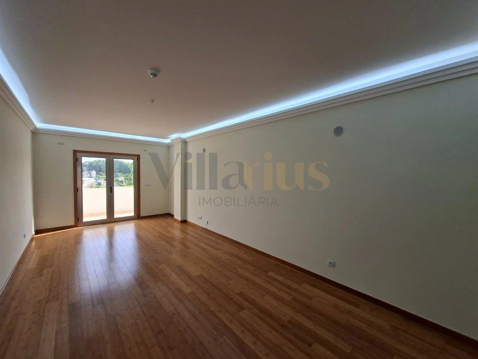 Apartamento T2 para Arrendamento em São João Baptista e Santa Maria dos Olivais Foto 2