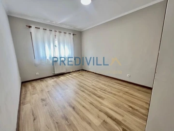 Apartamento T3 para Venda em Póvoa de Varzim, Beiriz e Argivai