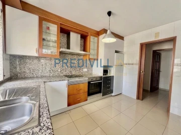 Apartamento T3 para Venda em Póvoa de Varzim, Beiriz e Argivai