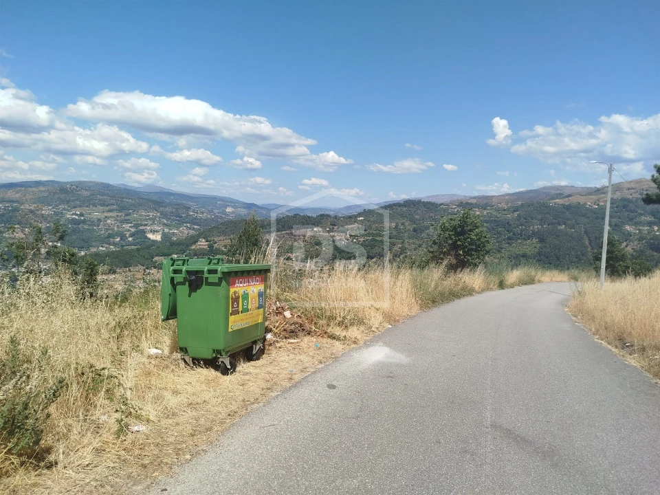 Terreno para Venda em Cinfães Foto 3