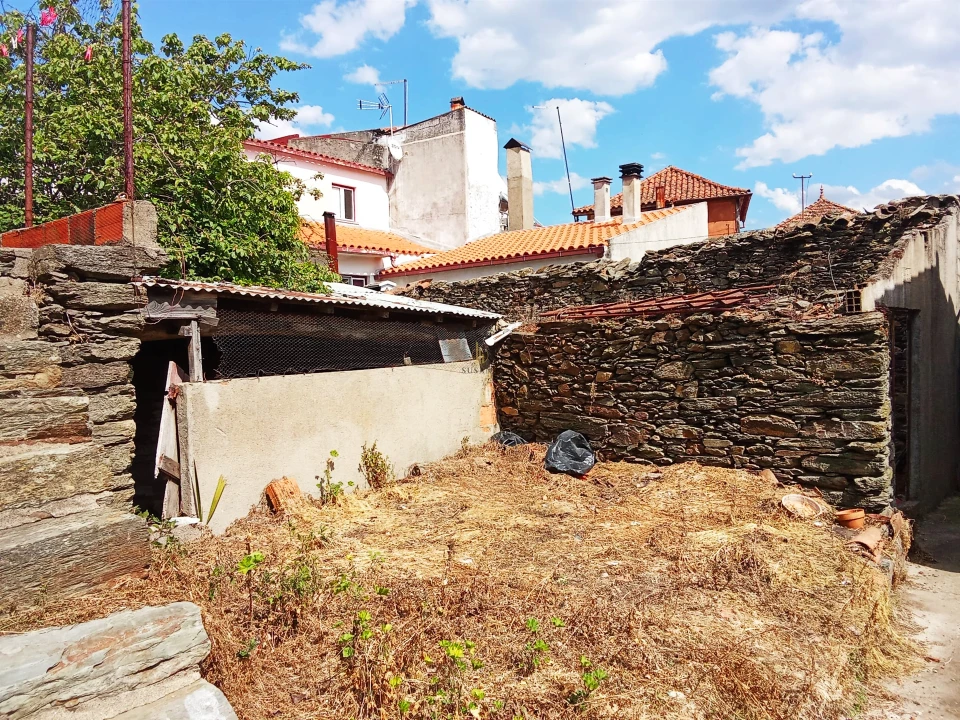 Moradia T6 para Venda em São João da Pesqueira e Várzea de Trevões Foto 12