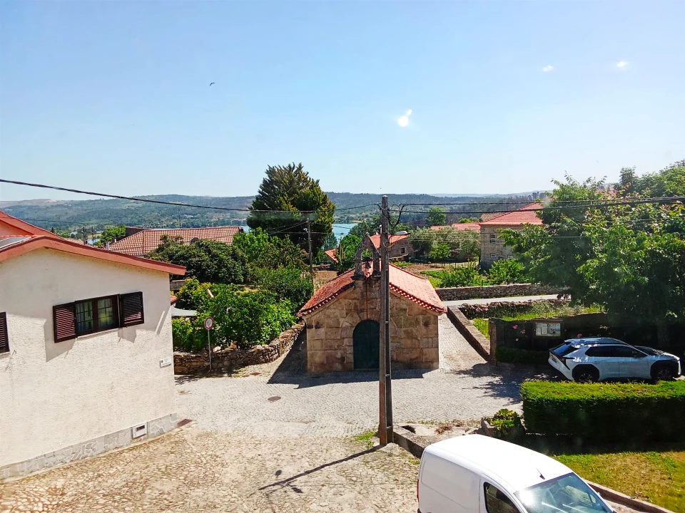 Moradia T2 para Venda em Penso e Freixinho Foto 6