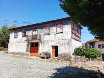 Moradia T2 para Venda em Penso e Freixinho