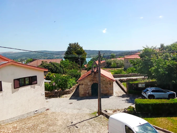 Moradia T2 para Venda em Penso e Freixinho Foto 6