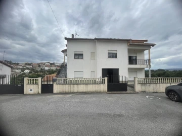 Moradia T3 para Venda em Nespereira