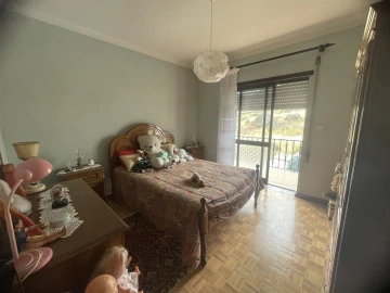 Moradia T3 para Venda em Nespereira